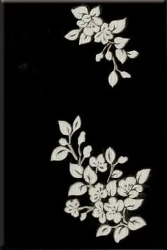 Вставка Капри Сакура 25х35 черный / белые цветы