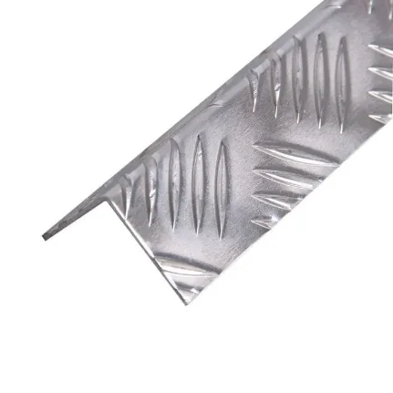 Фото для Угол рифленый из алюминиевого листа Квинтет 60х30х1,5мм