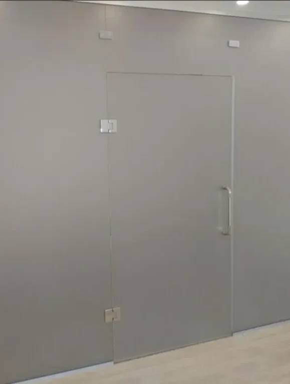 Офисные перегородки на заказ. Стеклянные двери