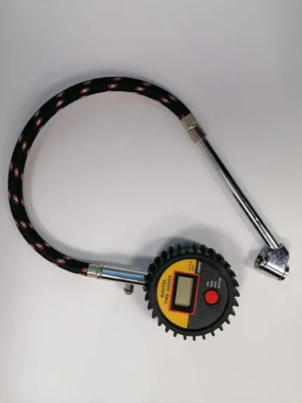 Фото для Манометр грузовой электронный со шлангом 18атм TIRE GAUGE