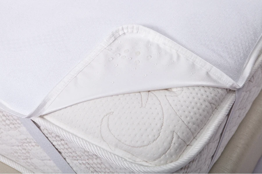 Фото для Наматрасник влагоустойчивый на резинке 1800*2000 (Мелодия сна)