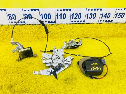 Фото для Замок двери NISSAN NV200 M20/VM20/ VNM20 MR20DE задн. прав. (б/у)