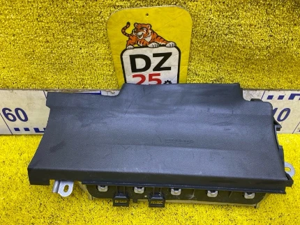 Фото для Подушка безопасности для колен LEXUS RX450H/RX450HL/RX350/RX350L/RX300/RX200T (б/у)