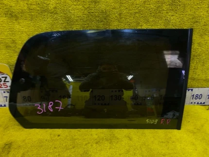 Фото для Стекло собачника TOYOTA LX470 UZJ100/UZJ100L/UZJ100 2UZFE 2000/Цвет 4M9 задн. прав. (б/у)