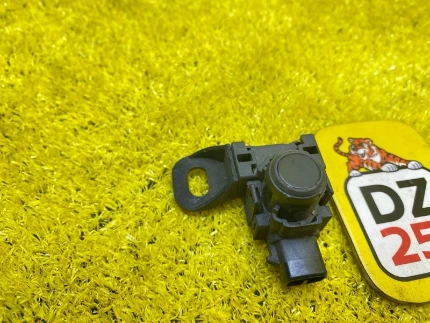 Фото для Датчик парктроника TOYOTA 4RUNNER/HIACE/VERSO GRN280L/GRN285L/TRN280L/TRN285L 2UZFE 2006 задн. (б/у)