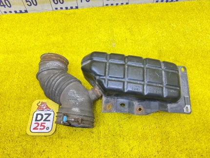 Фото для Патрубок воздушного фильтра TOYOTA LAND CRUISER PRADO/4RUNNER/HILUX HILUX SURF TRJ120W/TRJ125W/TRJ125 2TRFE 2006 (б/у)