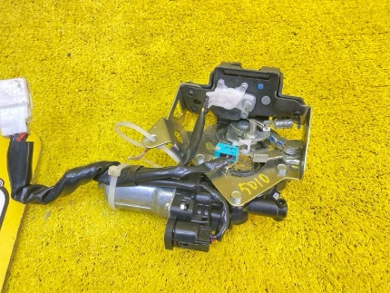 Фото для Замок 5-й двери TOYOTA VENZA/HIGHLANDER AGV15/AGV10/GGV15/GGV10/GSU40L/GSU45L 2GRFE 2015 задн. лев. (б/у)