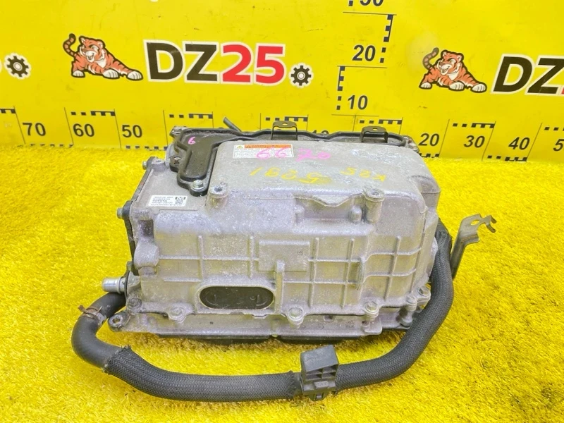 Фото для Инвертор TOYOTA VOXY ZWR80G 2ZRFXE 2014/Цвет 202 перед. (б/у)