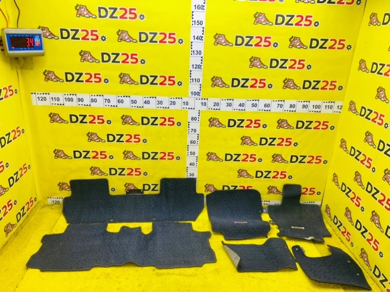 Фото для Коврики комплект HONDA FREED GB3/GB4/GP3 L15A 2010/Цвет NH624P (б/у)