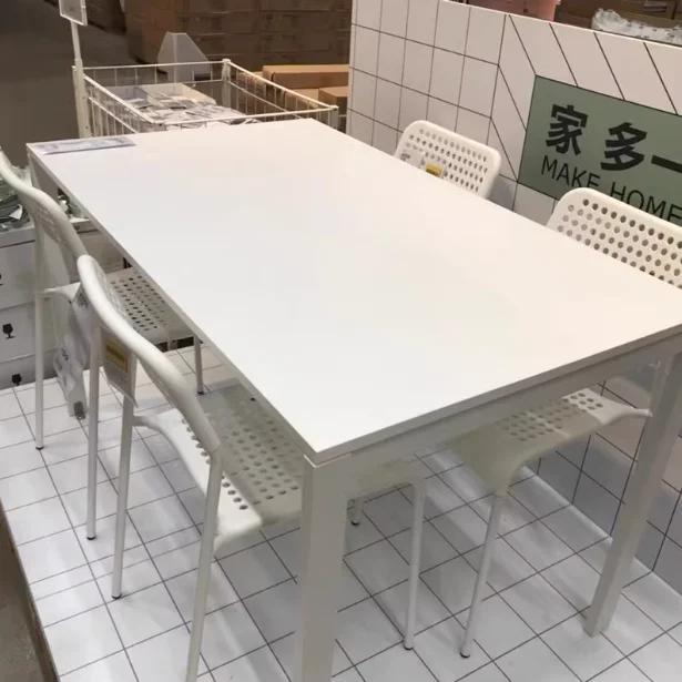 Обеденный стол IKEA ! Размер 125/75 см Арт .539
