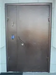 Металлическая дверь на подъезд